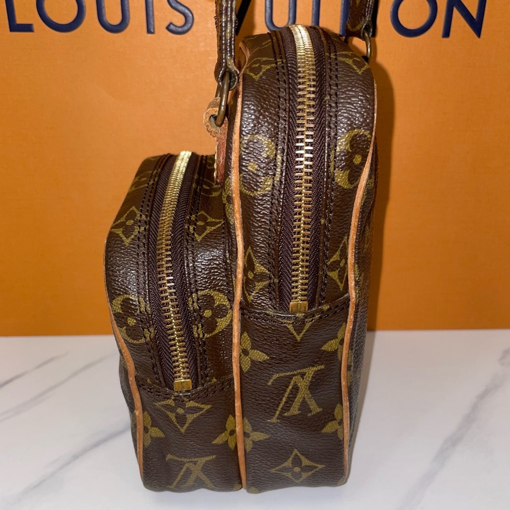 Louis Vuitton Vintage Monogram Amazone Crossbody Handbag Purse! - Picture 10 of 15